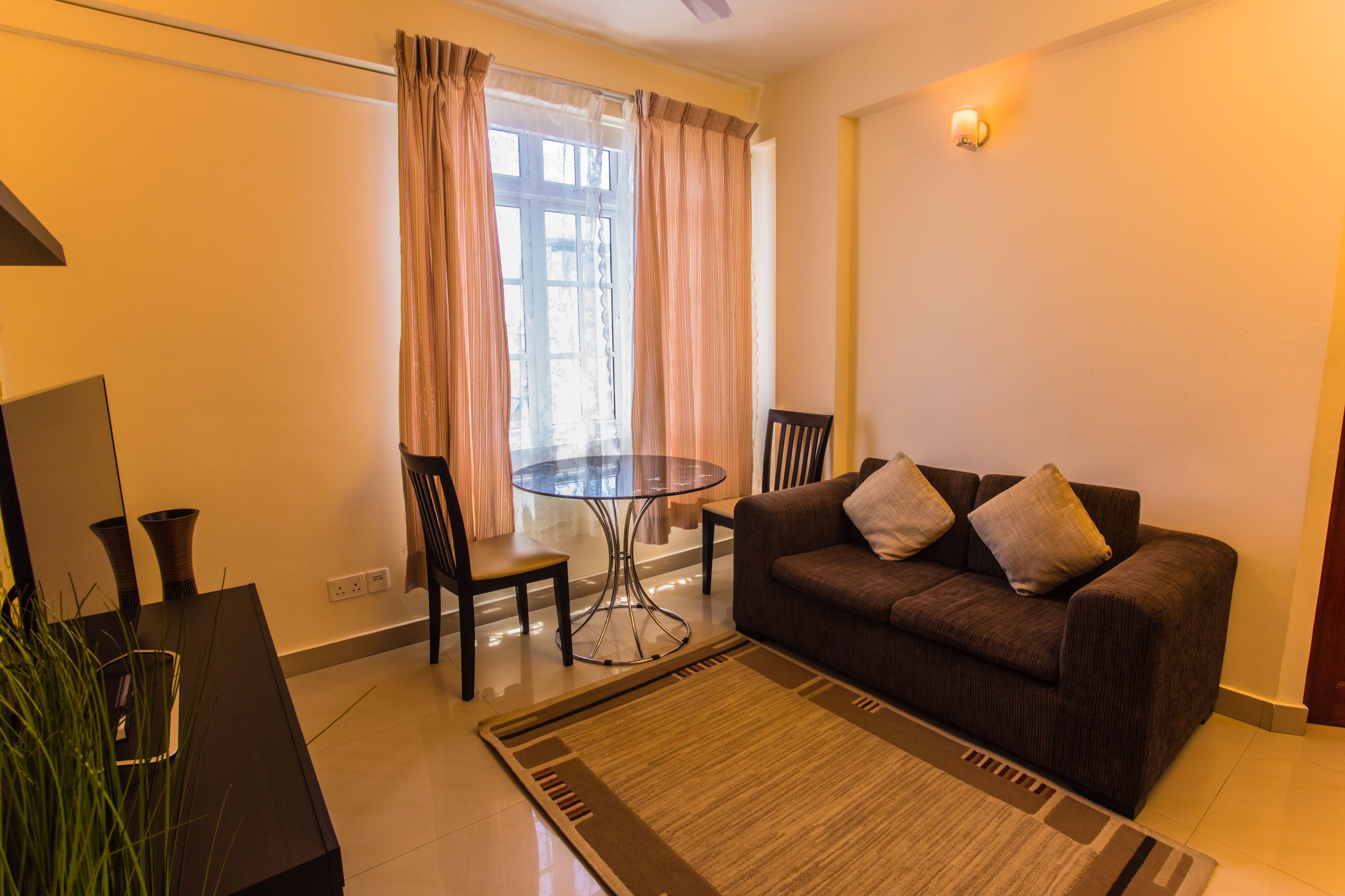 26-inch lcd tv with satellite channels, tv, streaming services