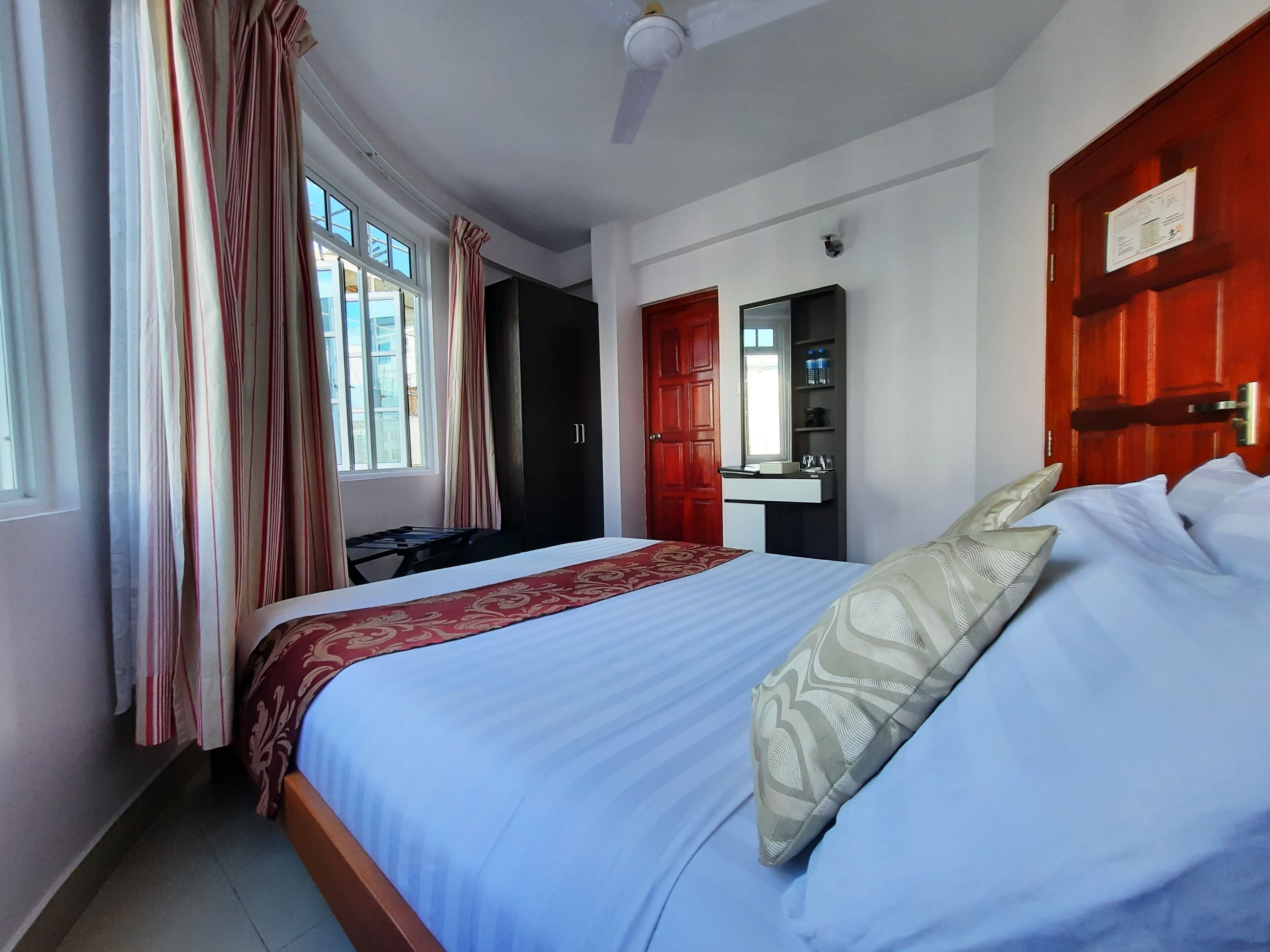 comfort suite | 1 bedroom, minibar, in-room safe, desk