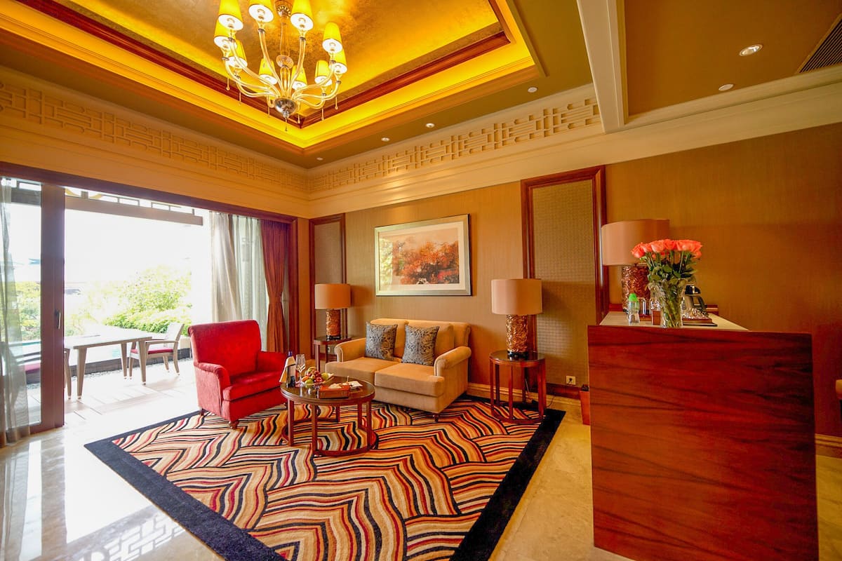 Chalet Suite C (Twin Bed) (Private outdoor swimming pool ) | Living room | Plasma TV, DVD player