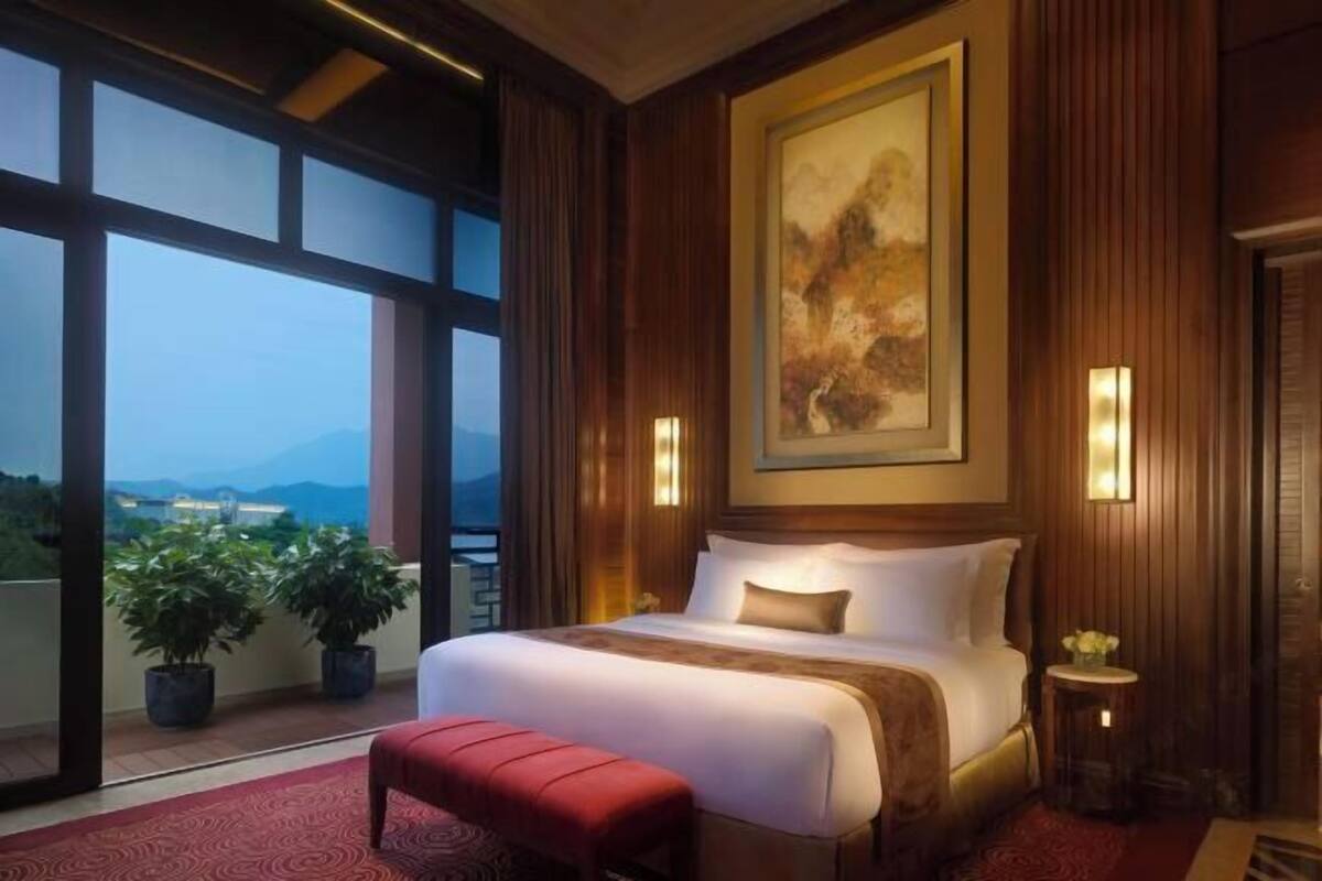 Minibar, in-room safe, blackout drapes, soundproofing