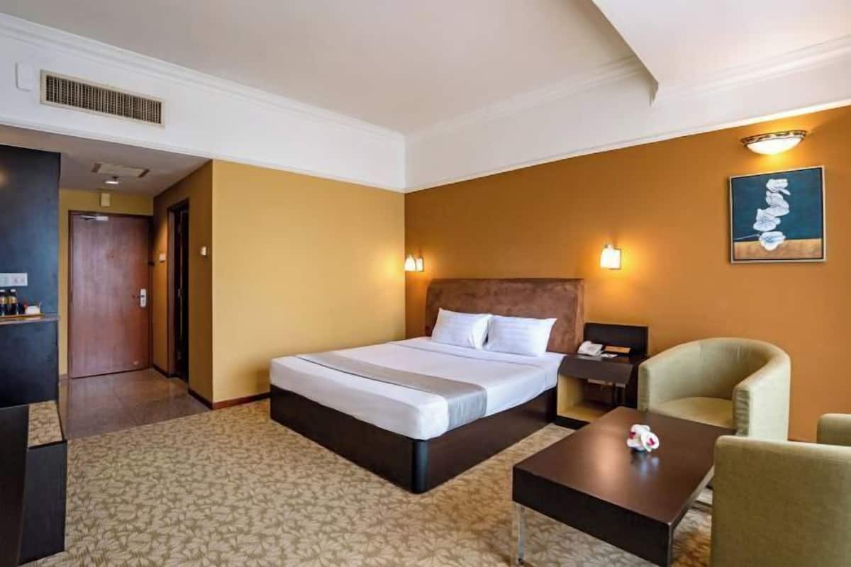 Minibar, in-room safe, desk, laptop workspace