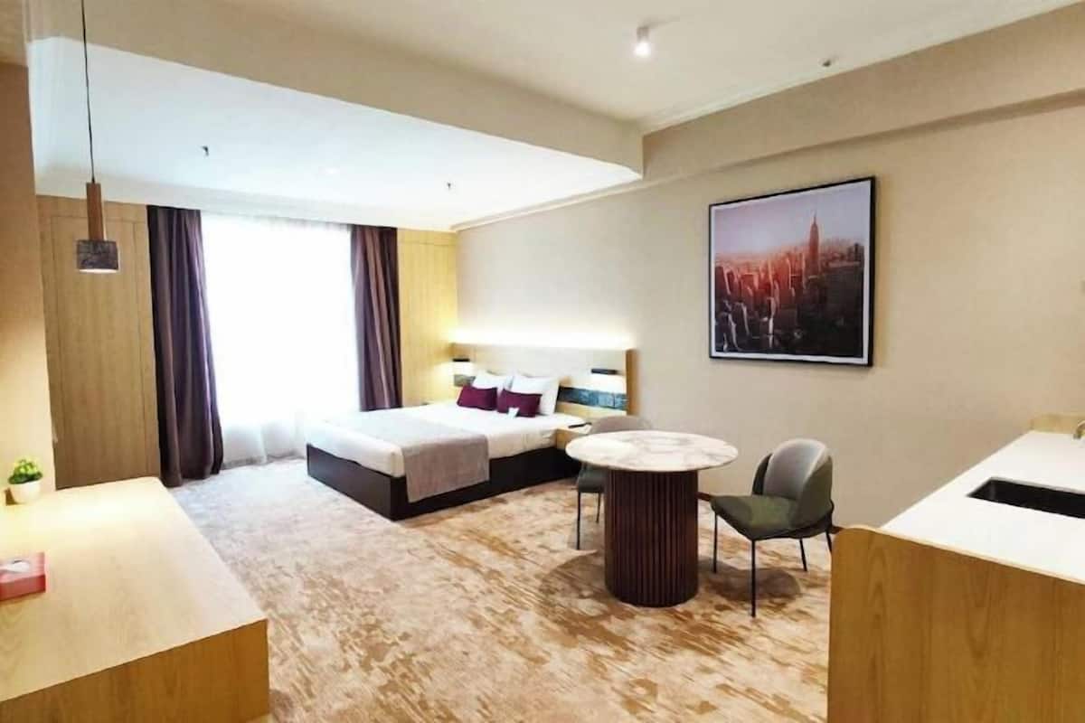 1 slaapkamer, een minibar, een kluis op de kamer, een bureau