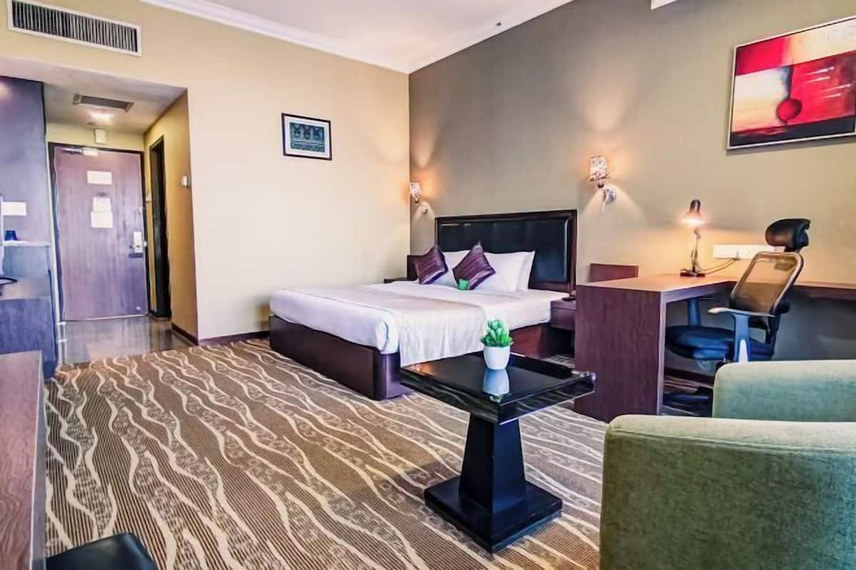 1 slaapkamer, een minibar, een kluis op de kamer, een bureau