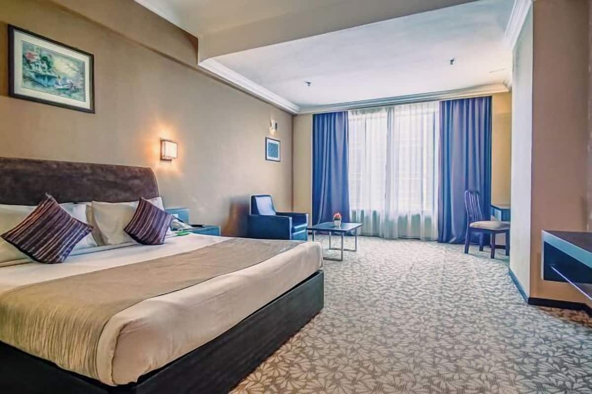 1 slaapkamer, een minibar, een kluis op de kamer, een bureau