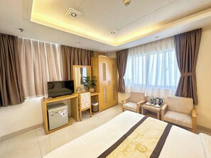 Phòng Executive (VIP Deluxe) | 3 phòng ngủ, minibar, két bảo mật tại phòng, bàn