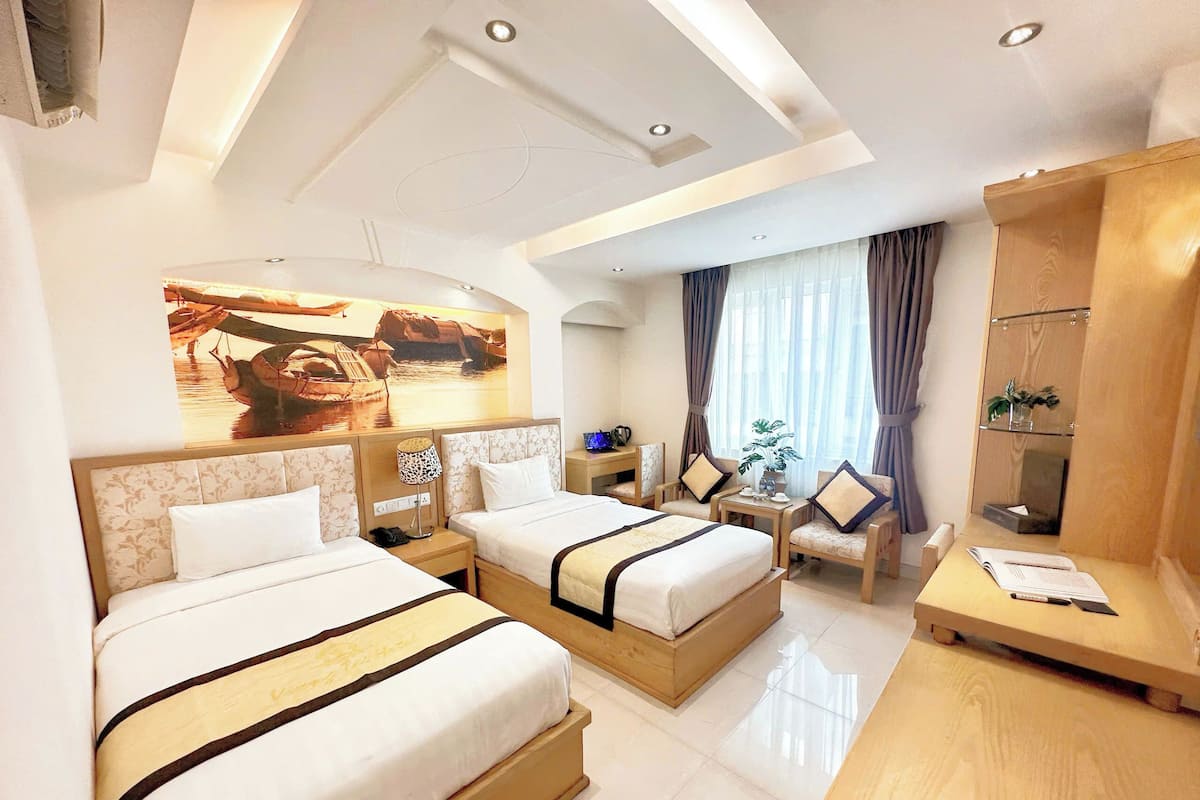 3 bedrooms, minibar, in-room safe, desk