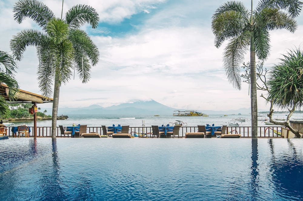 Lembongan Bay Shore Huts