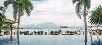 Lembongan Bay Shore Huts