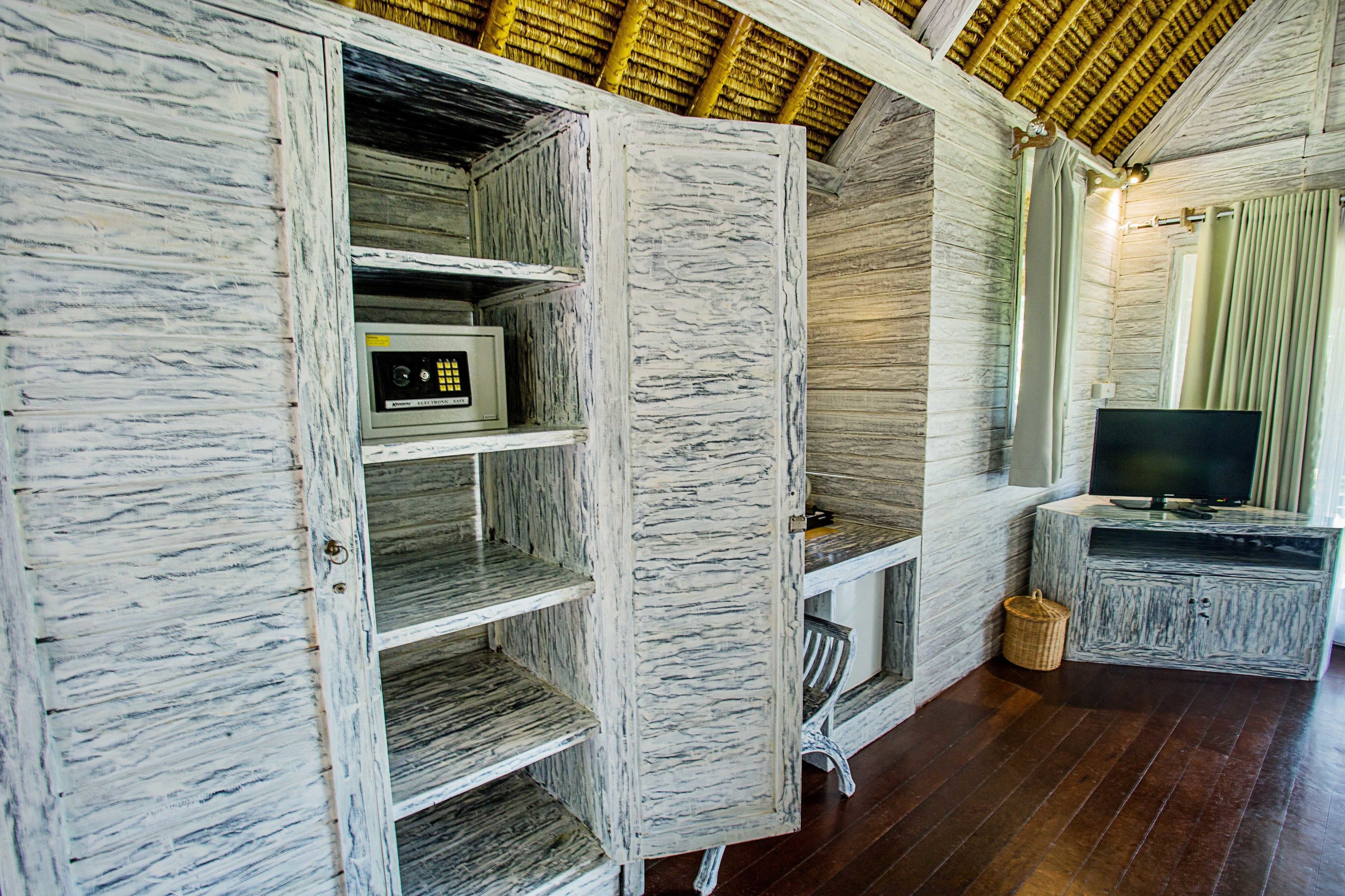 1 bedroom, pillow-top beds, in-room safe, desk