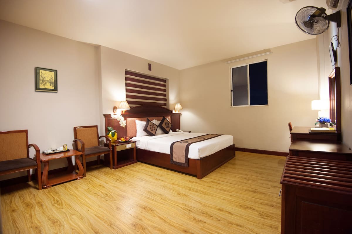 Chambre Double Standard | Coffres-forts dans les chambres, bureau, lits pliants/supplémentaires