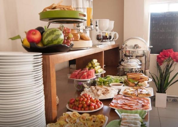 Food and drink - Le Le Hotel (Ho Chi Minh City)