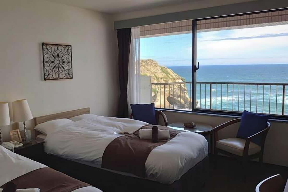 In-room safe, free WiFi