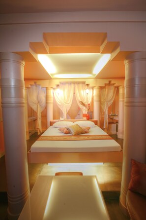 Regular Deluxe | Individually decorated, individually furnished, free WiFi - Victoria Court Suites - Pasig (Pasig)
