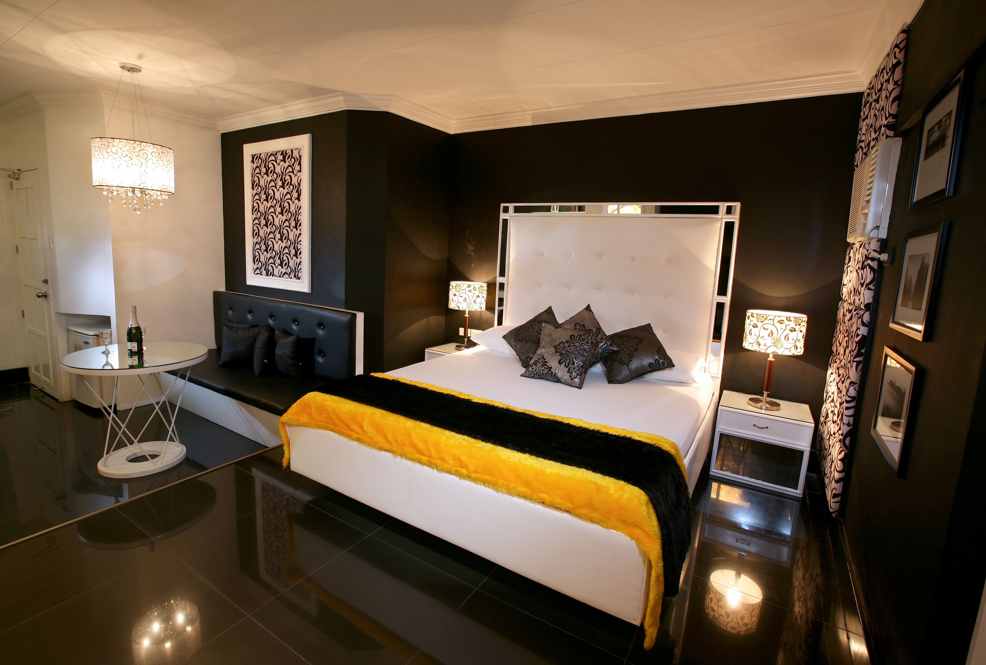 Photo - Victoria Court Suites - Pasig