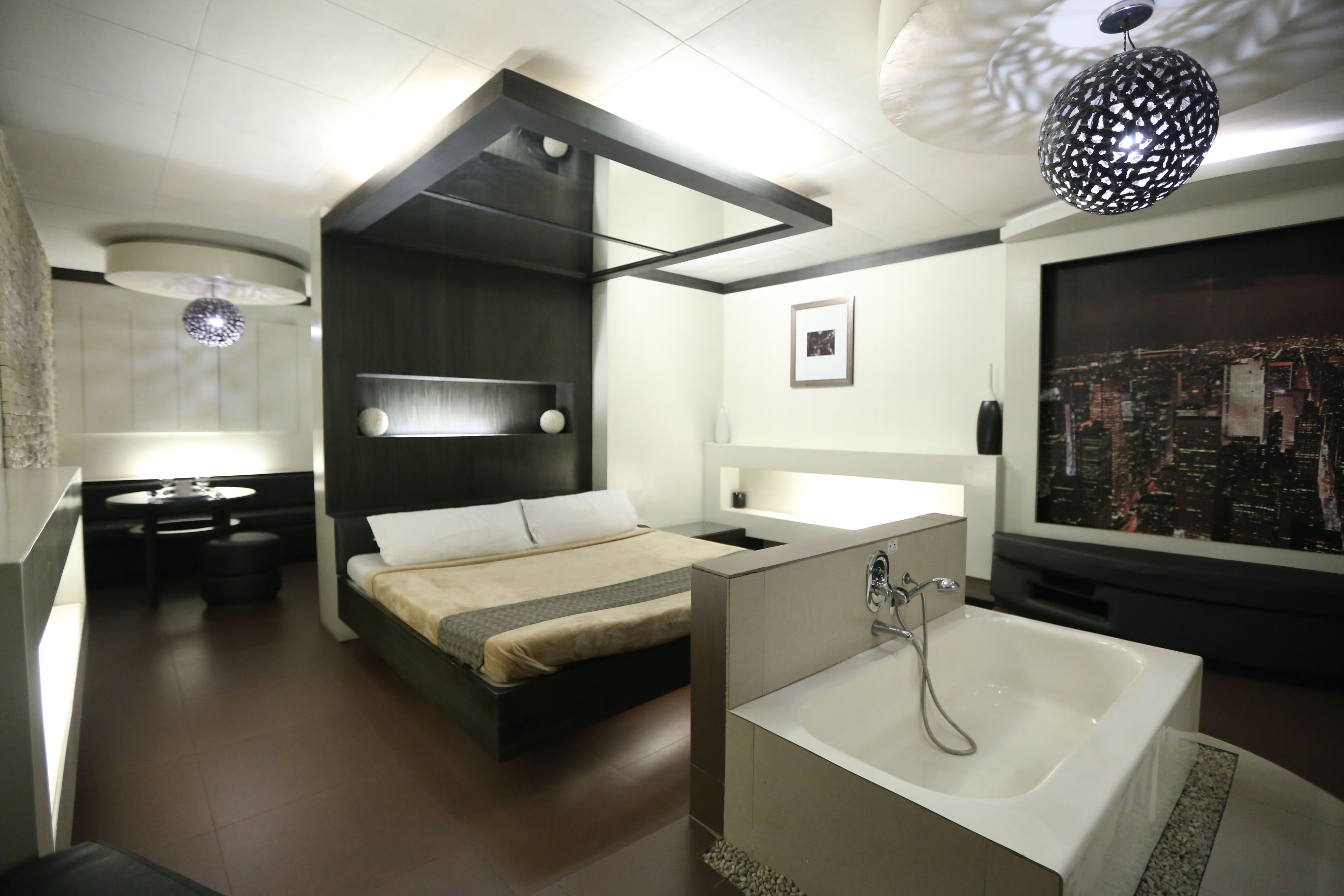 Photo - Victoria Court Suites - Pasig