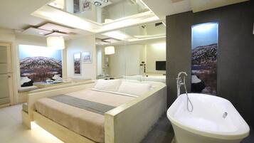 Superior kamer | Individueel gedecoreerd, individueel gemeubileerd, gratis wifi