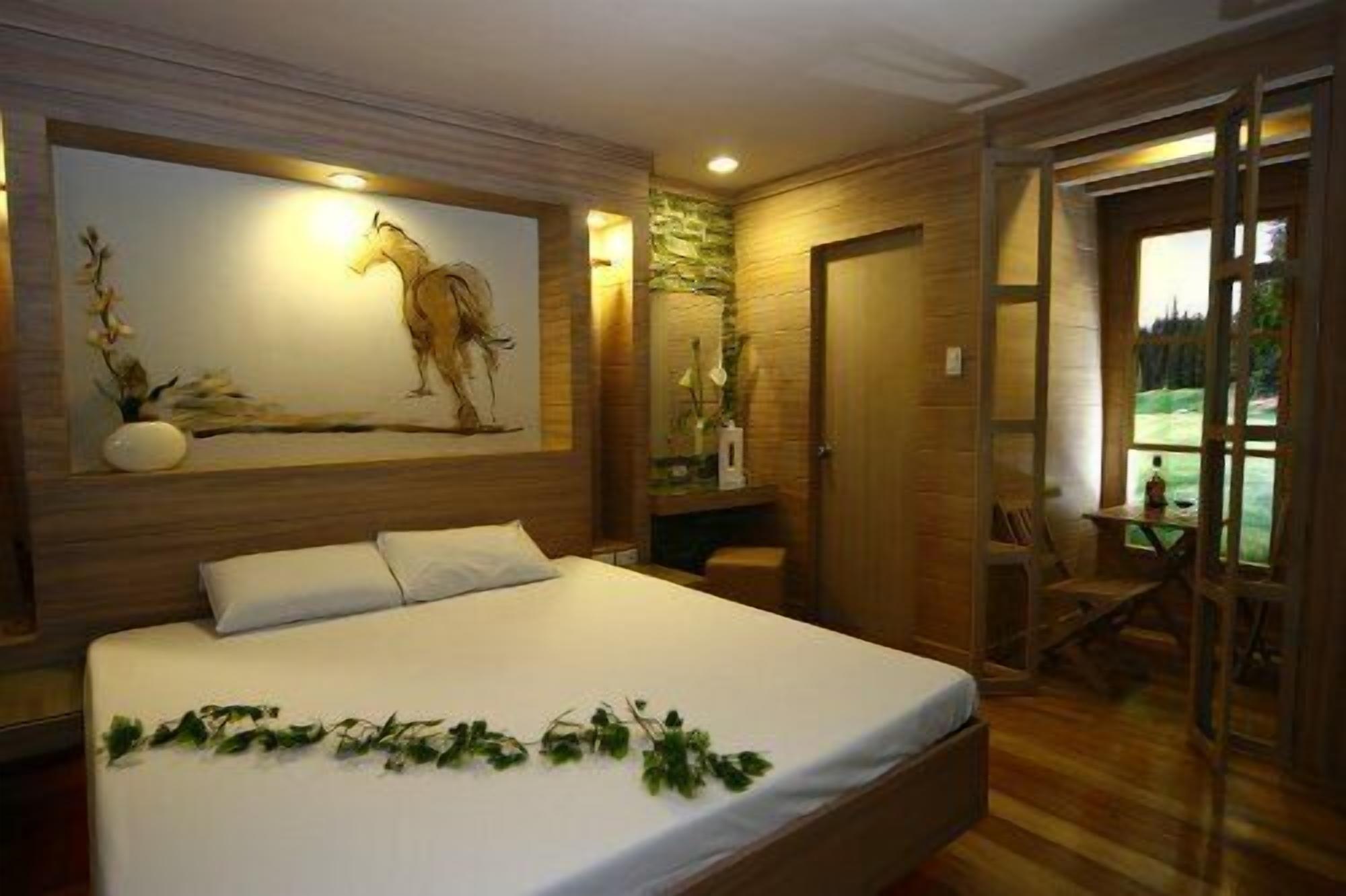 Photo - Victoria Court Suites - Pasig