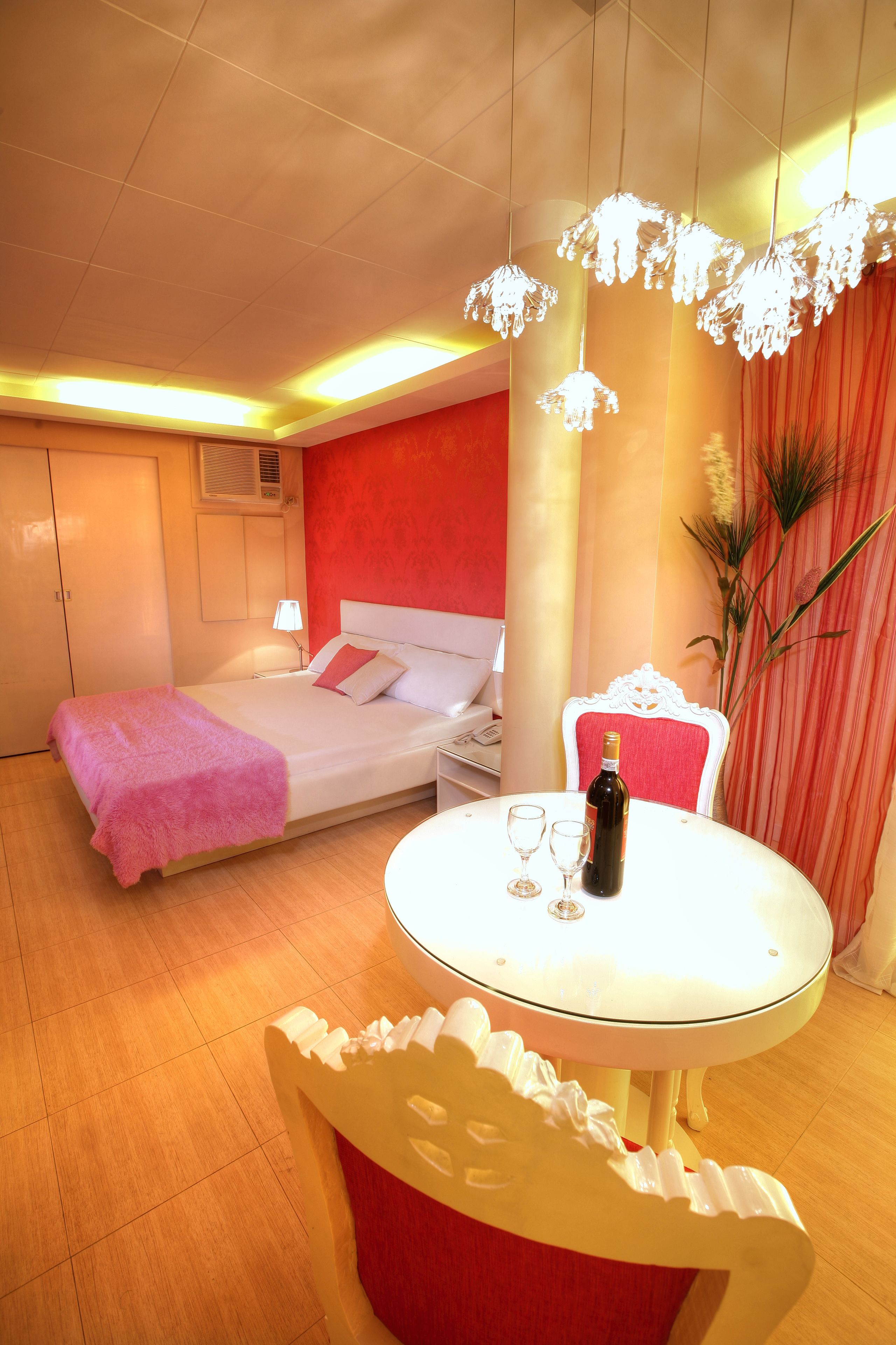 Photo - Victoria Court Suites - Pasig