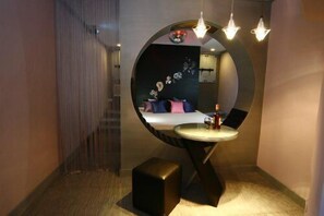Regular Deluxe | Décor unique, ameublement unique, accès au Wi-Fi (inclus)