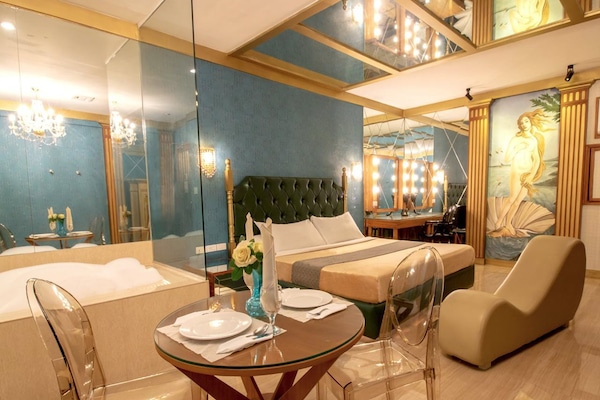 Suite | WiFi (free), bed sheets