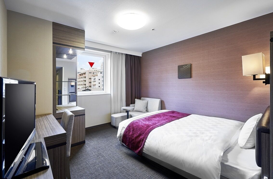 1 bedroom, premium bedding, down duvets, desk