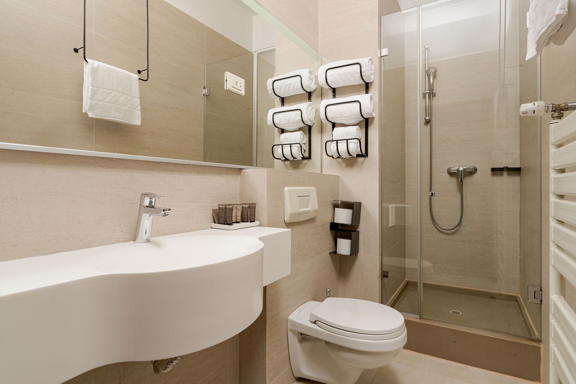 Photo - Crystal Palace Hotel