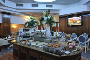Desayuno buffet todos los días (con cargo)