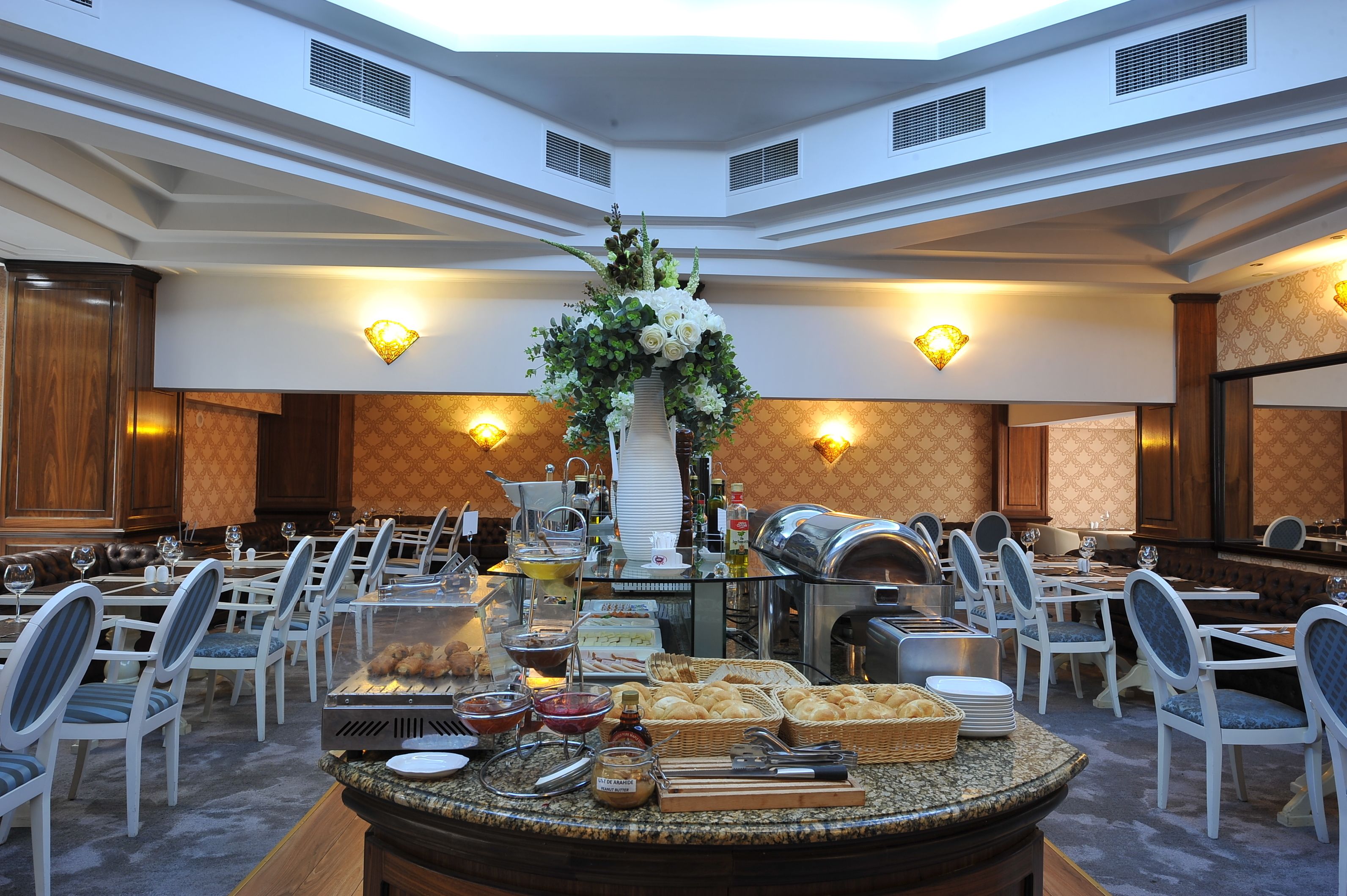 Photo - Crystal Palace Hotel