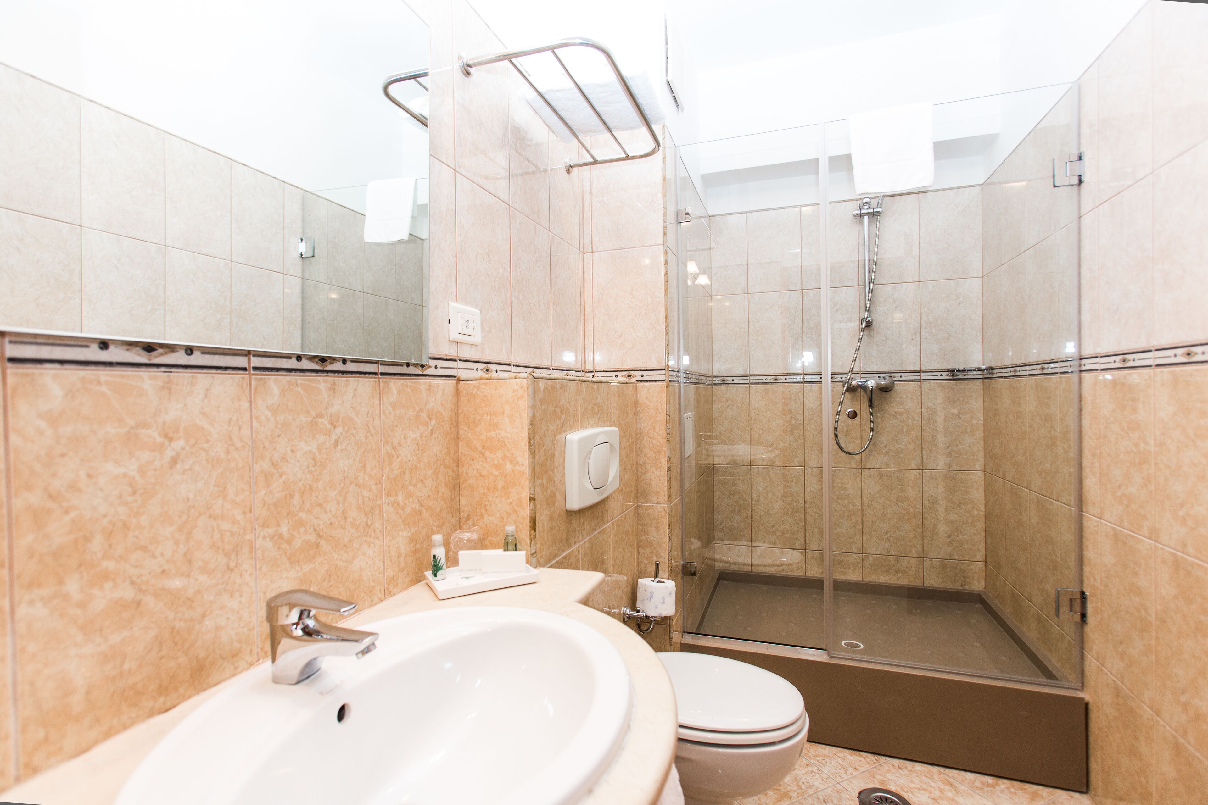 executive queen | 1 bedroom, minibar, in-room safe, desk