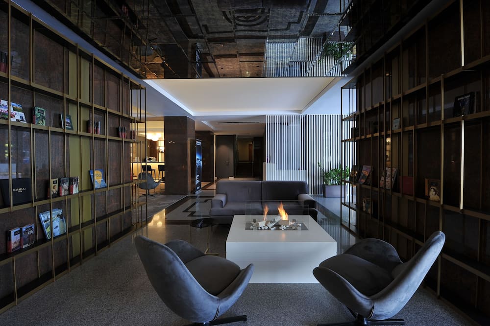 Crystal Palace Hotel