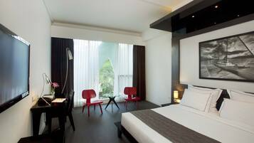 Egyptian cotton sheets, premium bedding, minibar, in-room safe