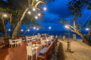 Breakfast, lunch and dinner served - Lanta Sand Resort & Spa (Ko Lanta)