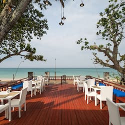 Se sirven desayunos, almuerzos y cenas (con vistas a la playa)