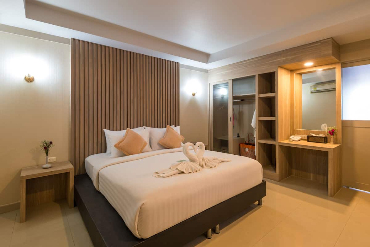 1 bedroom, in-room safe, blackout drapes, free WiFi