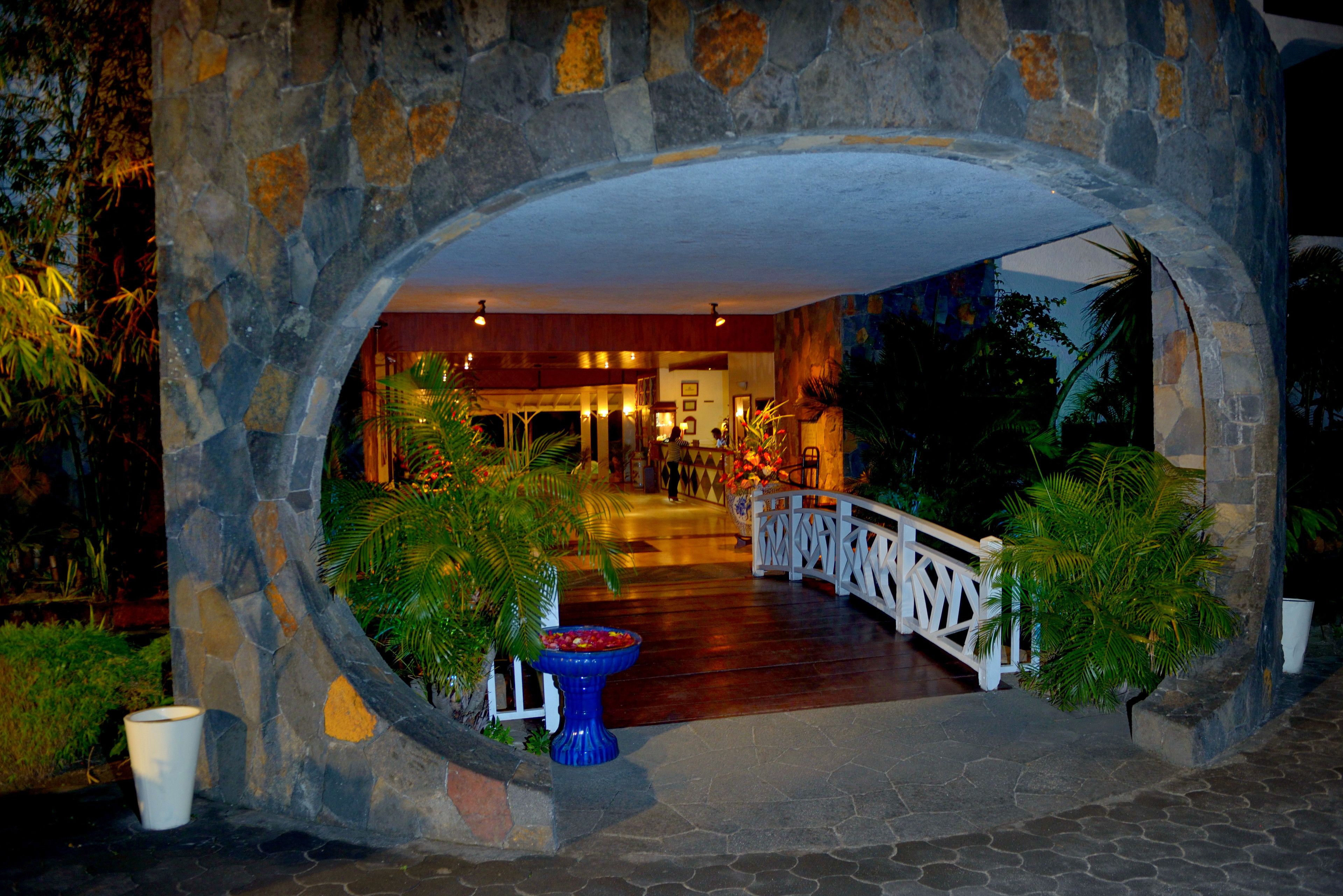 Pintu masuk hartanah
