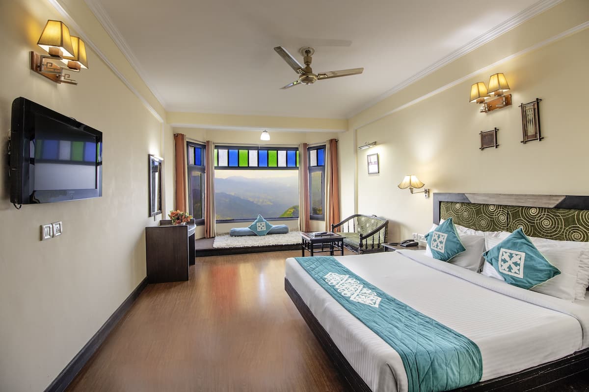 Premium kamer, uitzicht op vallei (Maharaja) | Een kluis op de kamer, geluiddichte muren, een strijkplank/strijkijzer
