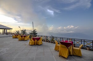 Breakfast, lunch and dinner served