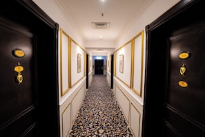 Interior entrance - Luxe Avenue Hotel (Dubai)