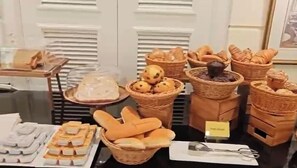 Restaurant - Luxe Avenue Hotel (Dubai)