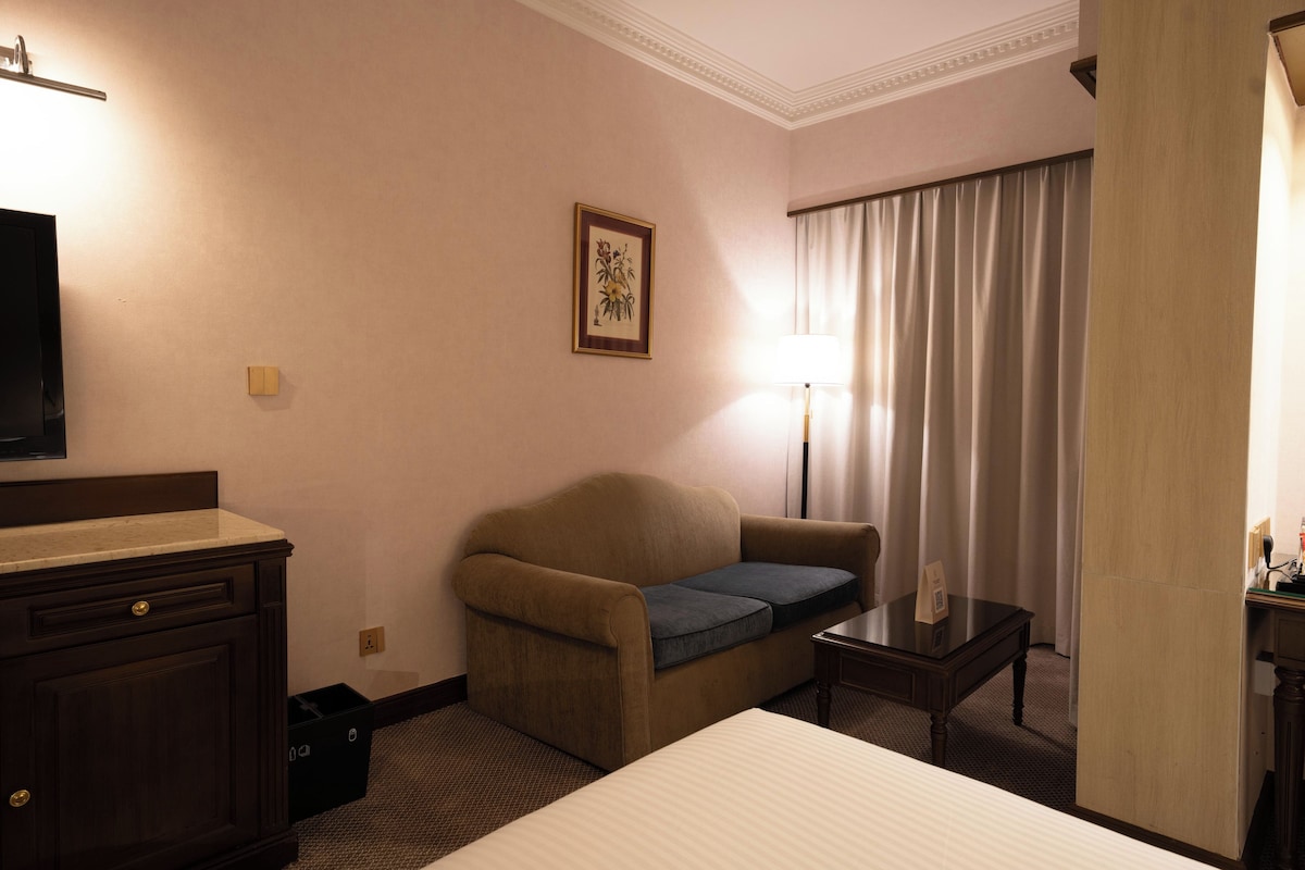 Premium King Room