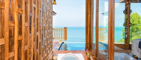 Baignoire relaxante profonde
