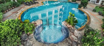 Mike Garden Resort Hotel
