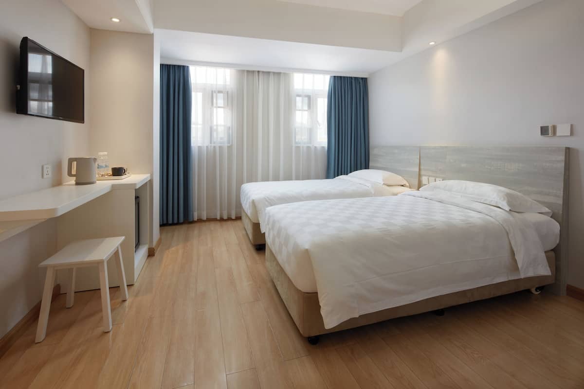 Deluxe Twin Room, 2 Single Beds | Desk, blackout curtains, free WiFi