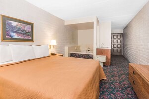 Escritorio, sistema de insonorización, wifi gratis y ropa de cama