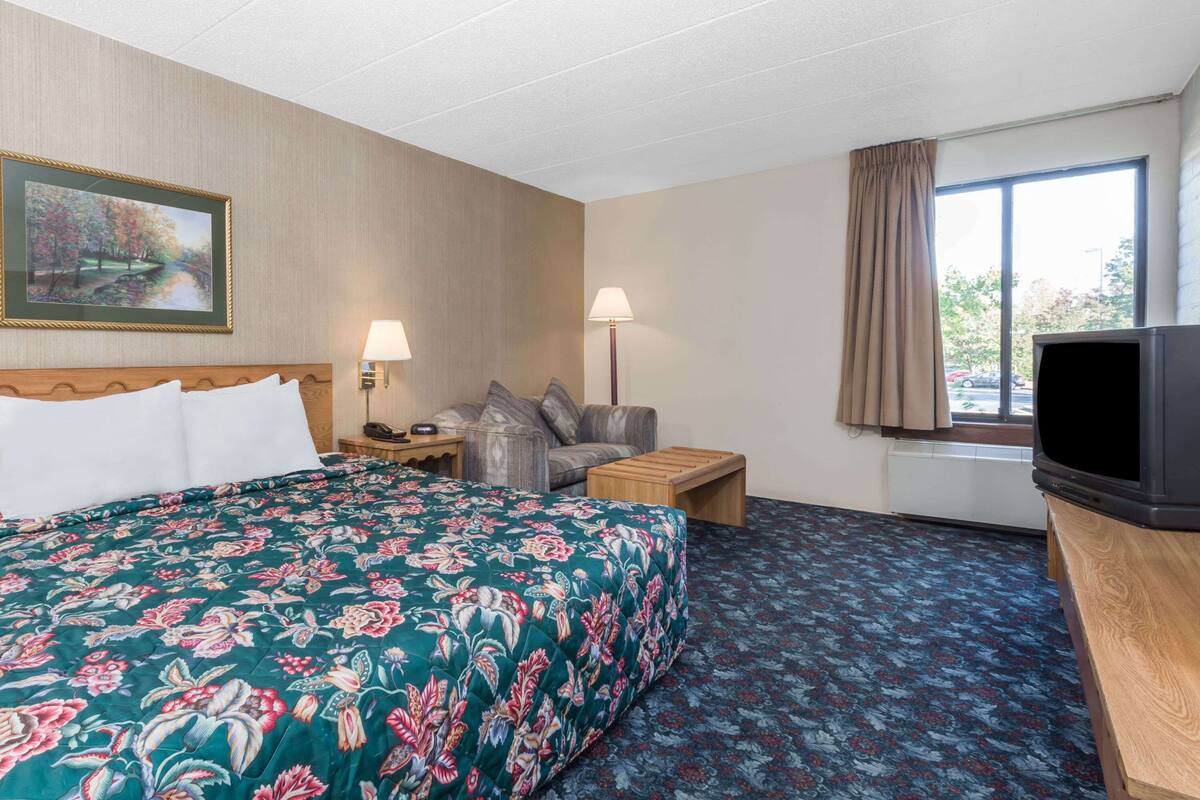 Bureau, chambres insonorisées, Wi-Fi gratuit, réveils