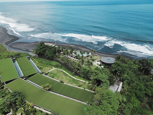 Hotel Komune and Beach Club Bali