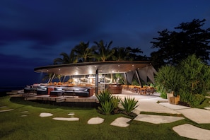 Tempat makan outdoor