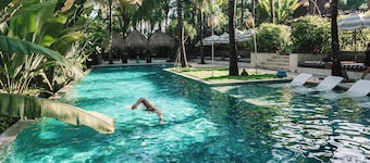 Hotel Komune and Beach Club Bali