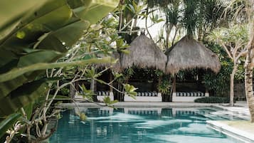 2 outdoor pools, sun loungers