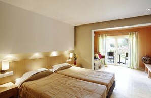 熨斗/熨板、免费婴儿床、免费 WiFi